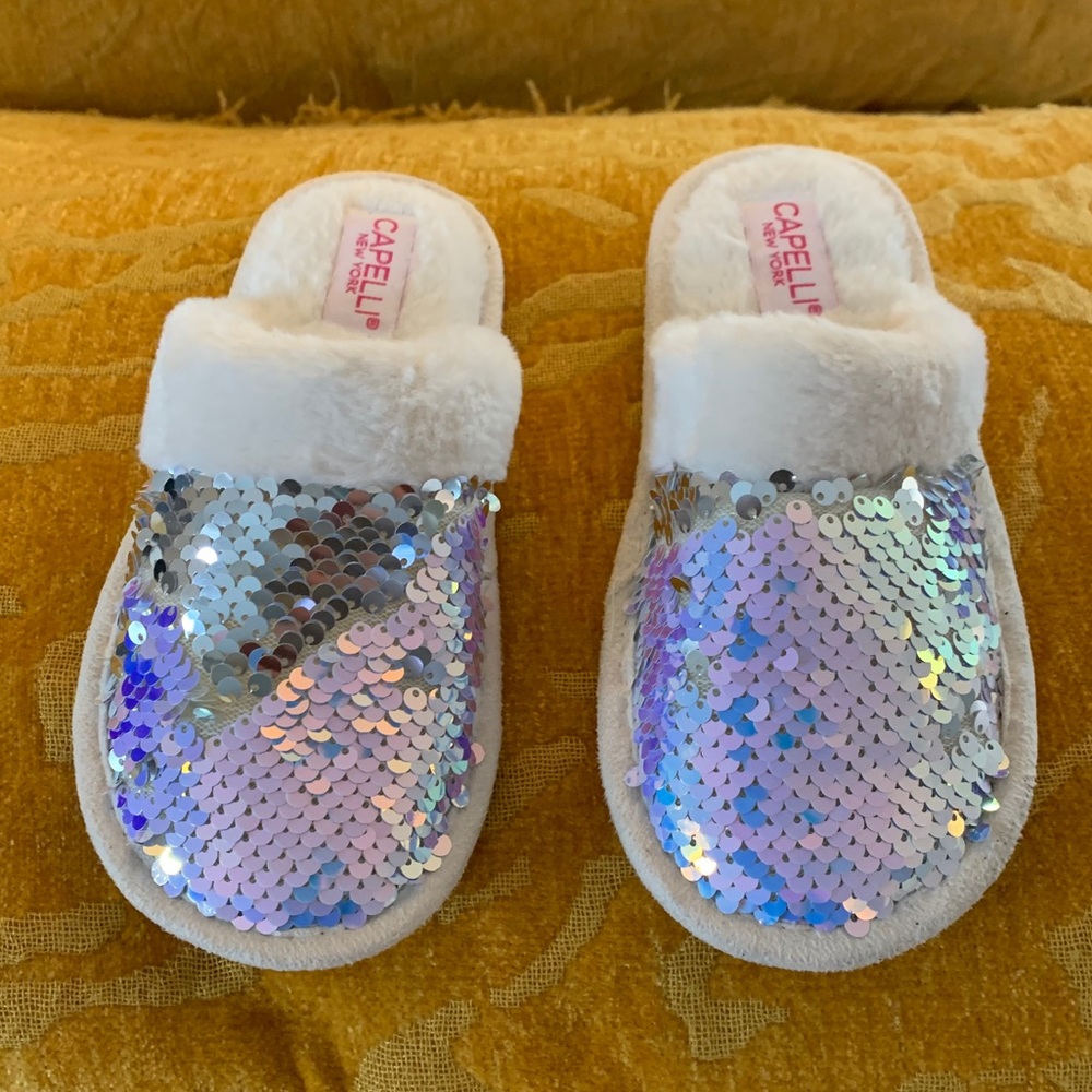 Girls sequence slippers